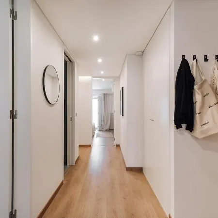 Olot - 2 Bedroom, Terrace And Parking In Alcantara Lisboa